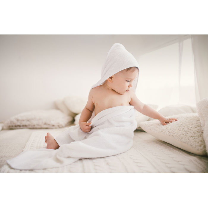 HUGME - Katoenen babyhanddoek met kap - bedrukt of onbedrukt verkrijgbaar