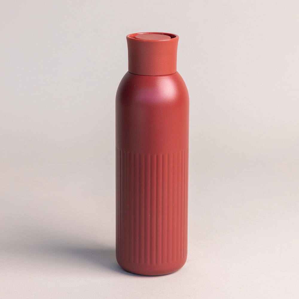 Sagaform Tekla Push stalen fles met druk dop gerecycled) 500 ml