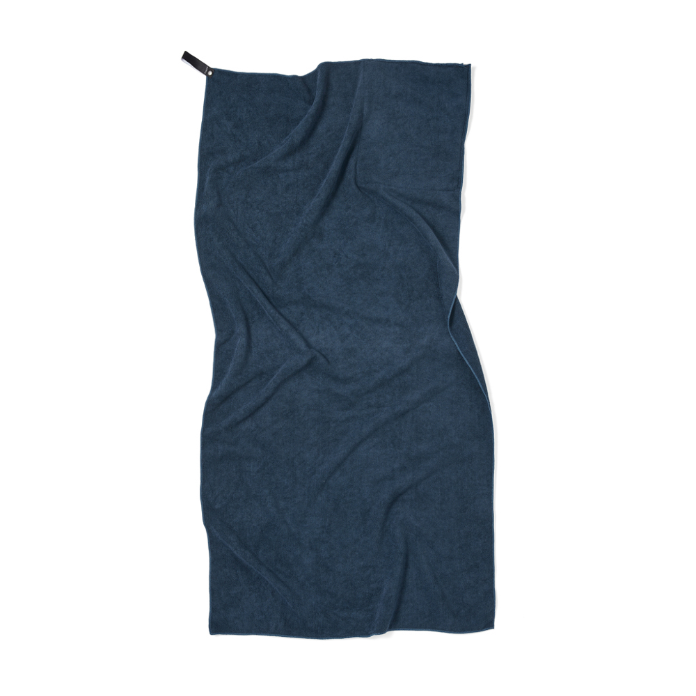 VINGA RPET Active Dry handdoek 140x70 - met logo of onbedrukt bestellen - blauw (± PMS 19-4125)