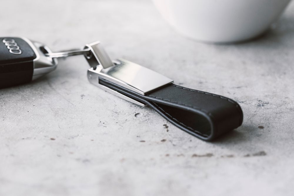 Stalen en PU sleutelring Keon
