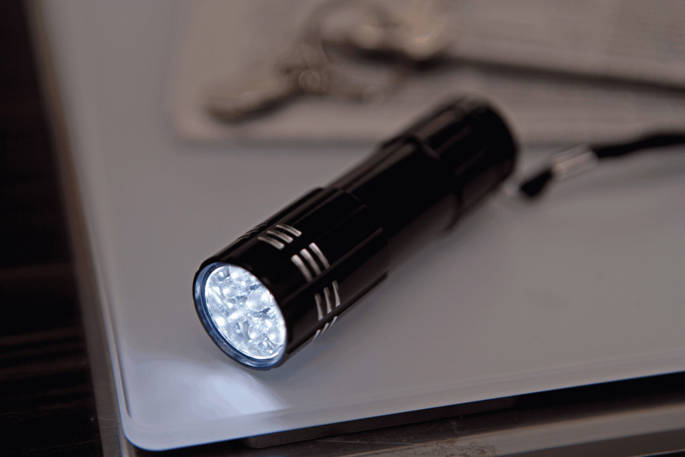 POWERFUL - Robuust uitgevoerde LED zaklamp van metaal