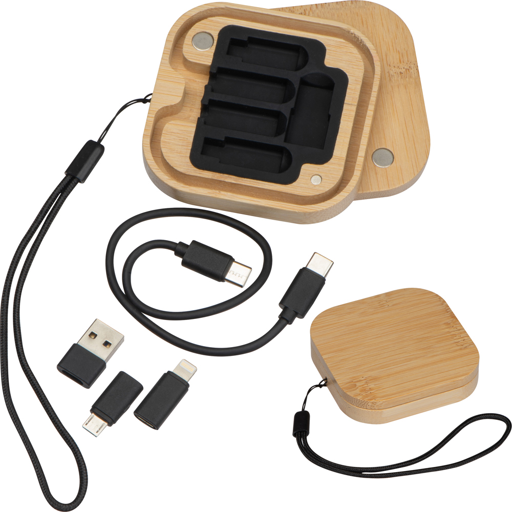 Kabel- en adapterset in bamboe doosje - voor bedrijven en relatiegeschenken