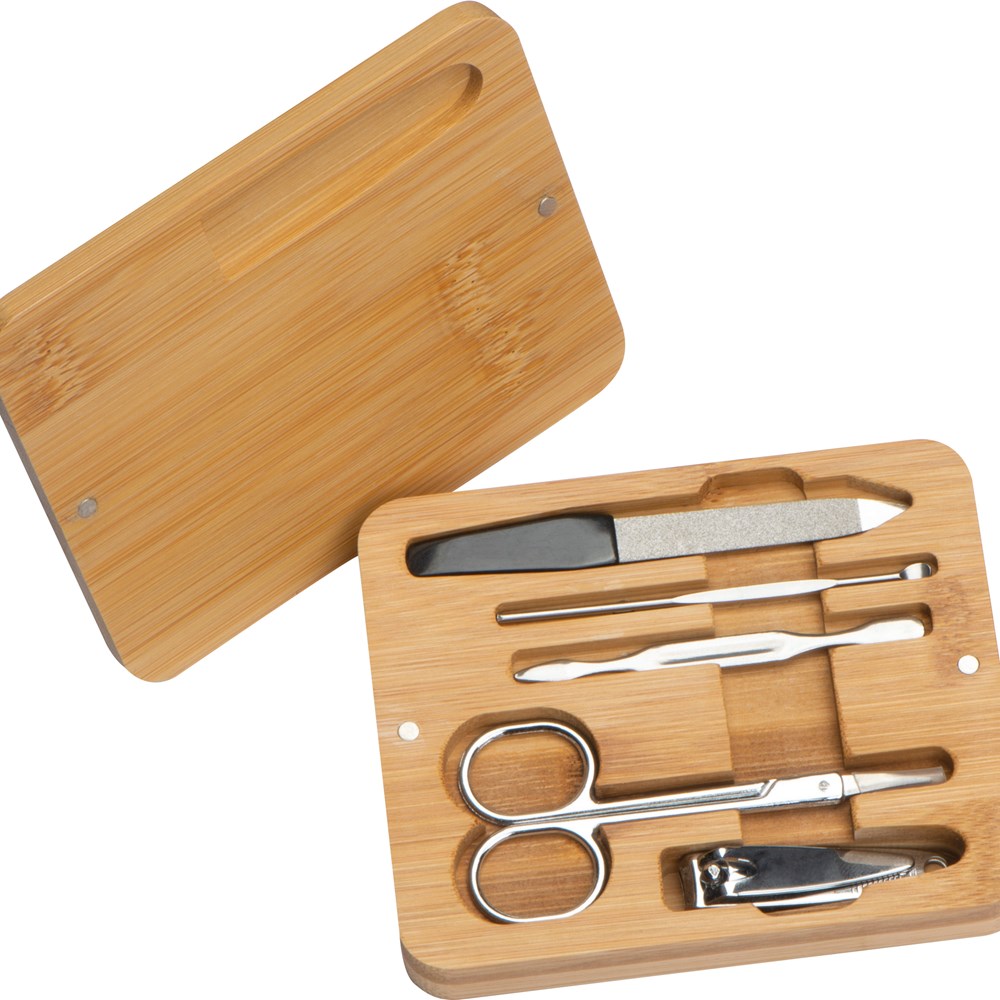 Manicureset in bamboe etui